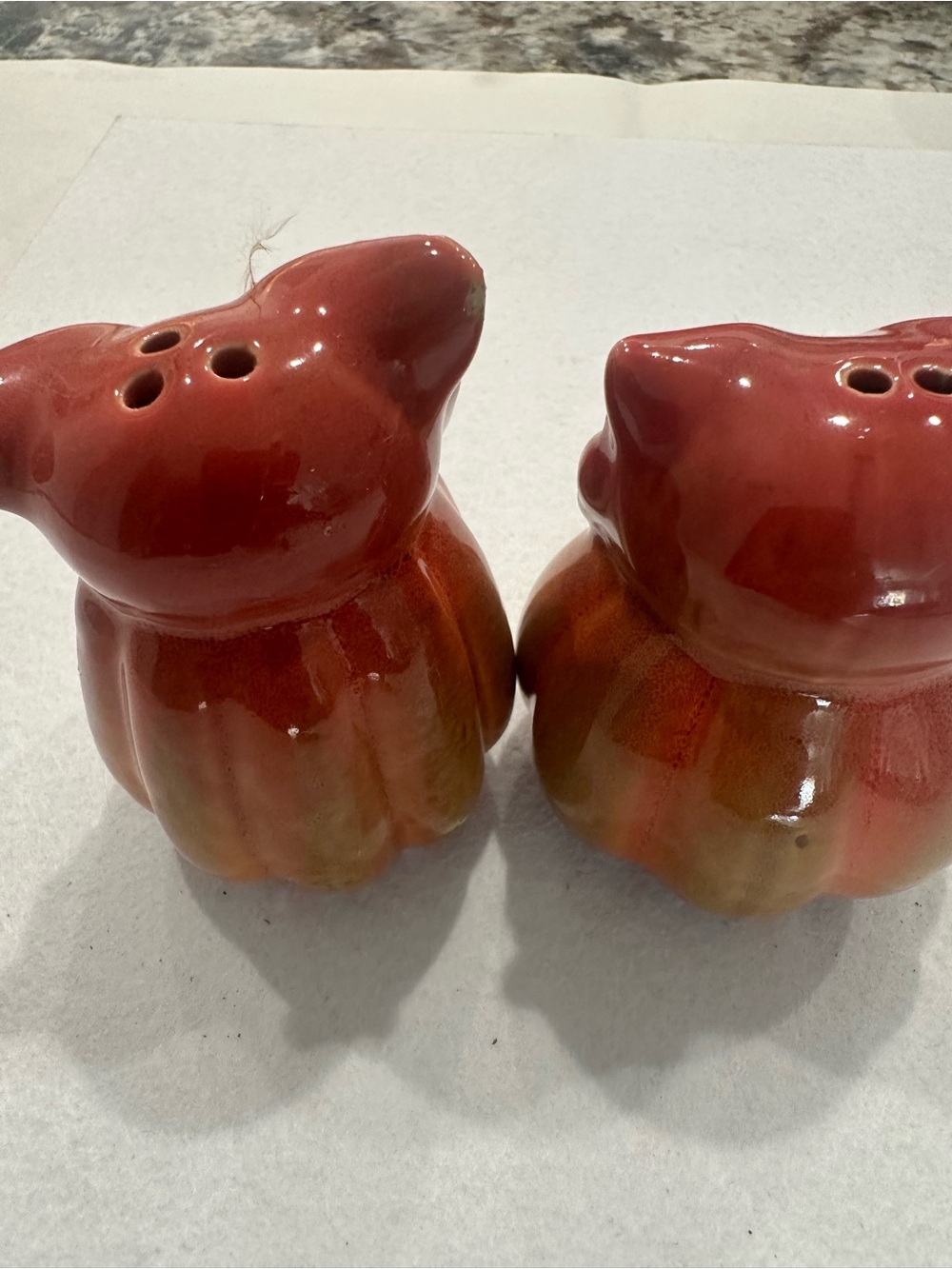 Ceramic pumpkin shape Owl Salt and Pepper Shaker Set - Picture 2 of 2